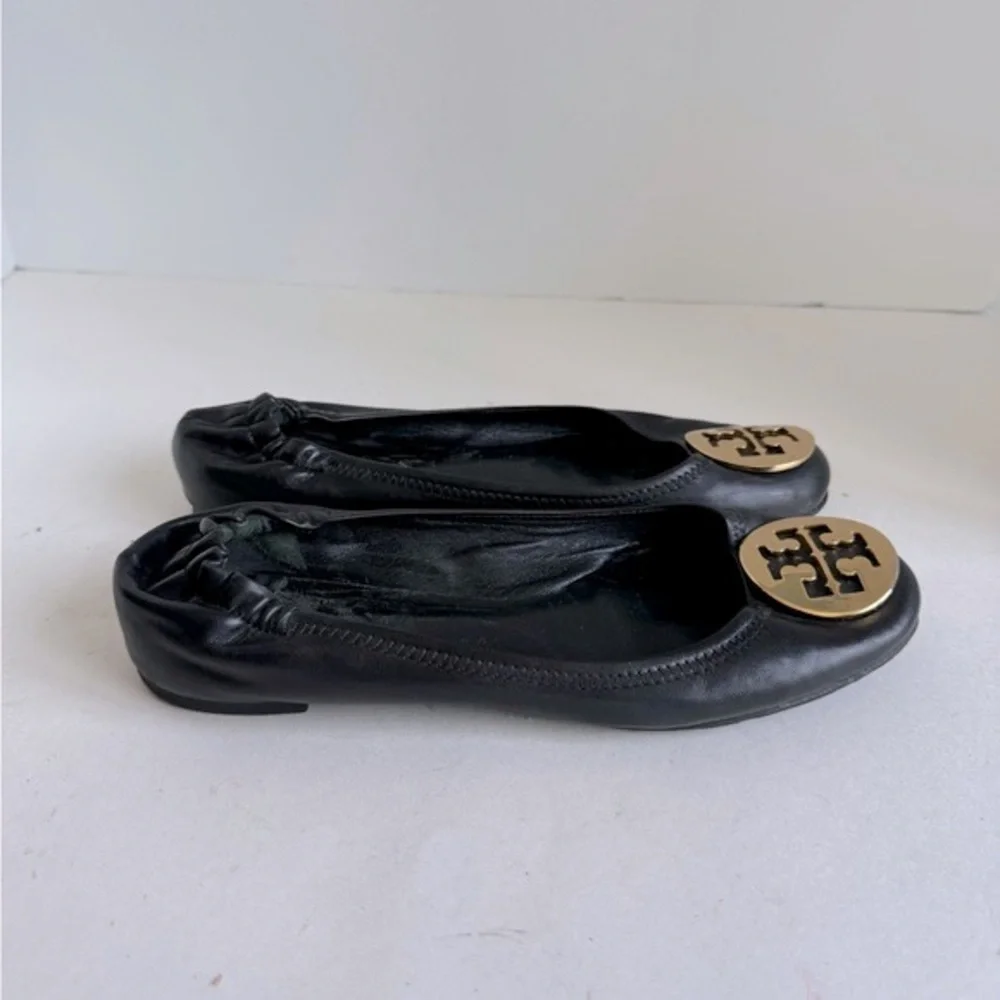 Tory Burch Black Minnie Reva leather Flats. Size 9
